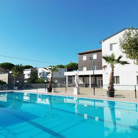 Village La Perla Hotell *